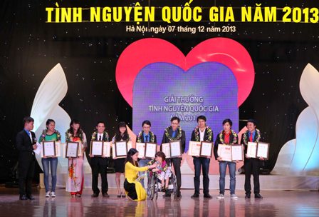 Trao giải thưởng tình nguyện quốc gia 2013 ảnh 1